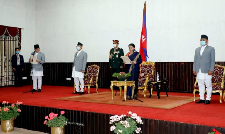 गृहमन्त्री थापाले पुन सपथ लिए