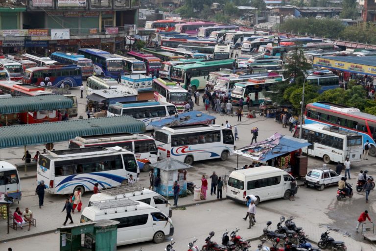 कोरोनाको त्रासले रितिंदै राजधानी काठमाडौँ